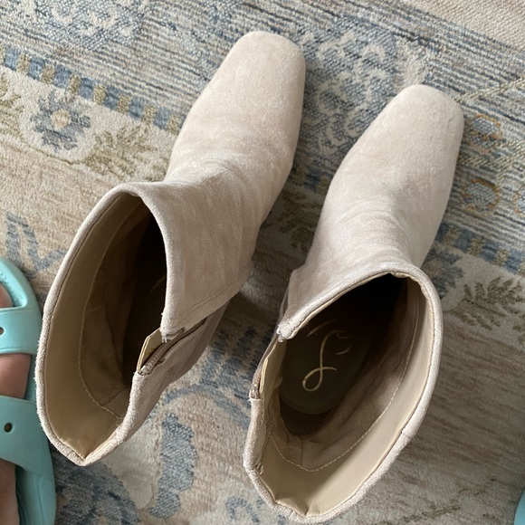 Sam Edelman Fawn Ankle Booties in Warm Oat (Size 7.5) - Picture 6 of 9